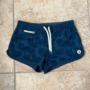 Vuiori navy blue shorts